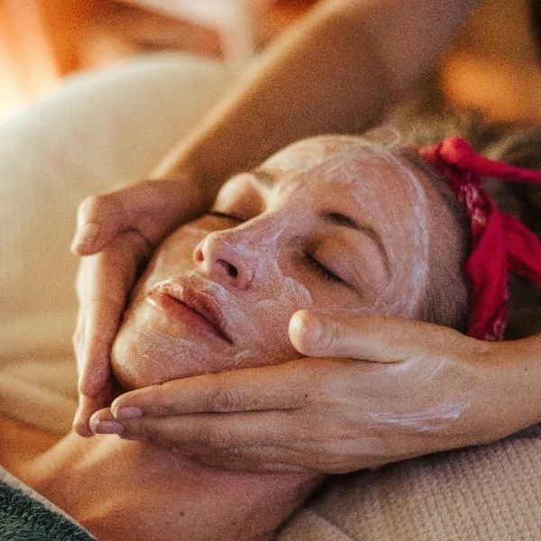 Facial at Aura Eyebrow Threading